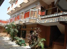 Benin Hotel Terminus: Cotonou, Cotonou Cadjehoun Havaalanı - COO yakınında bir otel