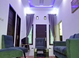 Villa SINGGALANG Syariah, vacation rental in Padangluar