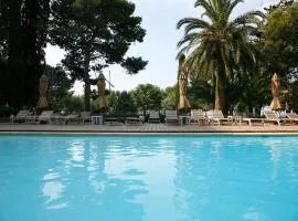 Hotel Trias