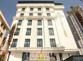 Otel Grand Lark İstanbul, hotelli kohteessa Istanbul lähellä maamerkkiä Kartal Metro Station