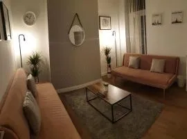 4 Bedrooms, Sleeps 10, Near LFC & EFC