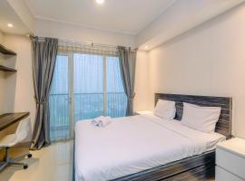 Warm and Cozy Studio at The Oasis Cikarang Apartment By Travelio, хотел в Чикаранг