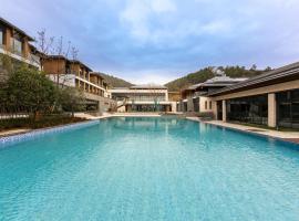 G-Luxe by Gloria Taimei Suzhou, hotel na may pool sa Suzhou