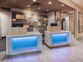 Holiday Inn Express & Suites - San Jose Airport by IHG, hotel di San Jose