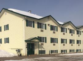 Almada Inn, hotel in Fort Nelson