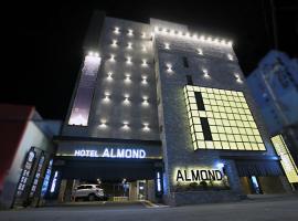 Masan Almond Hotel, motel em Changwon