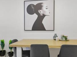 YARRA · YARRA Toorak Rd & Chapel St. Pool, Gym & Parking, Hotel in Melbourne