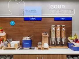 Holiday Inn Express & Suites Locust Grove by IHG