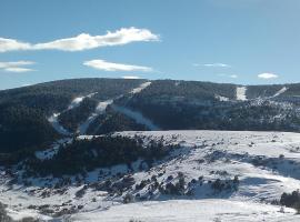Apartamentos Vicenta, hotel in Valdelinares