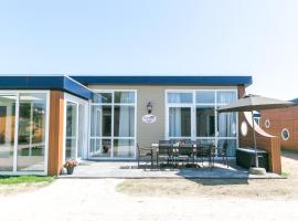 14p Luxe bungalow met serre, hotel in 's-Gravenzande