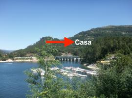 Casa de Casarelhos - T2 - Gerês, икономичен хотел в Герес