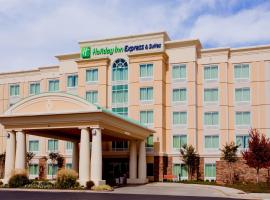 Holiday Inn Express Hotel & Suites Jackson Northeast, an IHG Hotel, hotelli kohteessa Jackson lähellä lentokenttää McKellar-Sipes Regional -lentokenttä - MKL 