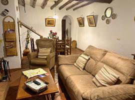 Casa rural familiar en el pueblo de Zahara de la Sierra, country house in Zahara de la Sierra