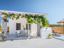 Kristen's Studio & Apartments, hotel en Adamas