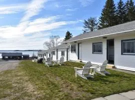 Friars Bay Inn & Cottages