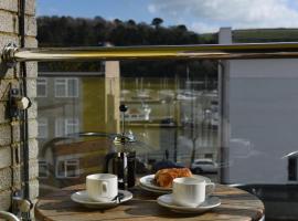 Dartside 5, hotel in Dartmouth