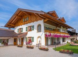 Chiemsee Hauszeit, hotel in Bernau am Chiemsee