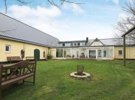 14 person holiday home in L gst r, hótel í Løgstør