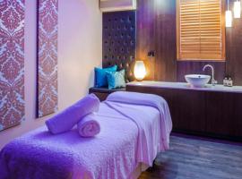 Crowne Plaza Hawkesbury Valley by IHG, hotel em Windsor