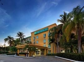 La Quinta Inn & Suites by Wyndham Sawgrass, hotel in Sunrise