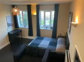 Beddington Park Lodge West