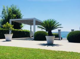 Skipper White Guest House, hotel i Trevignano Romano