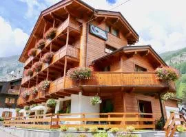 Dream Hotel