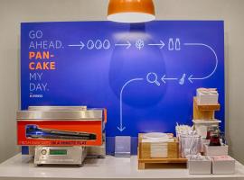 Holiday Inn Express & Suites - Bensenville - O'Hare by IHG، فندق في Bensenville