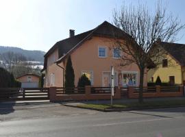 Pension u sovy, guest house in Sušice