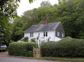 Gun Hill Cottage, hotel with parking in Horam