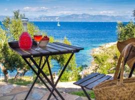 PaxosBlue Suites & Villas, beach hotel in Gaios