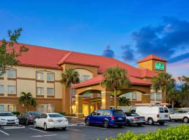  사우스웨스트 플로리다 국제공항 - RSW 근처 호텔 La Quinta Inn and Suites Fort Myers I-75