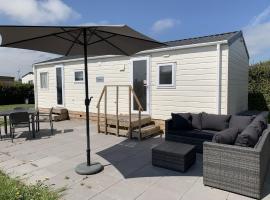 Chalet Lynn - Oosterschelde Camping in Kamperland, hotel em Kamperland