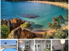 BEACH&POOL, free pk, top apartment, full equipped in Fenals Beach