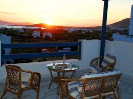 Blue and White: Agia Anna Nakşa şehrinde bir otel