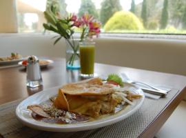 Cantalagua Inn, hotel with hot tubs in Atlacomulco