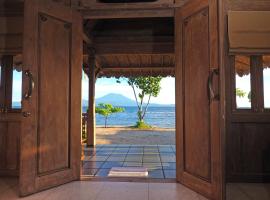 Blue Harbor Beachfront Villas & Resto, khách sạn ở Đảo Nusa Penida