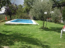 Alojamiento Rural Mirador del Avellano, hôtel avec piscine à Alpujarra De La Sierra