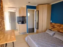 Studio climatisé île naturiste du Levant