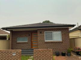 Bayside cottage, holiday home in Sydney