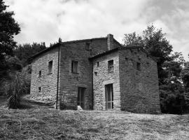 Casa Al Fondo, hótel í Gualdo di Macerata