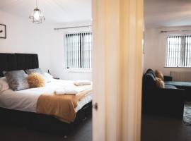 Asha Court Serviced Apartments, hotel Worcesterben