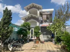 QUEEN HOTEL Khách sạn QUEEN