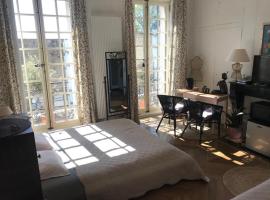 Chambre d'h&ocirc;te du Ch&acirc;teau, nh&agrave; nghỉ B&B ở Dourdan