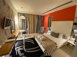 Litohoro Olympus Resort Villas & Spa, hotel with hot tubs in Plaka Litochorou