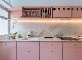 AMAZING DUPLEX - Mid Century Experience & PARKING