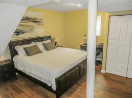 The King Suites - Netflix, Disney, Amzn Video -near ATL Hartsfield Jackson Airport, частна квартира в Атланта