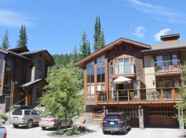 Woodhaven # 8 in Sun Peaks、サンピークスのホテル