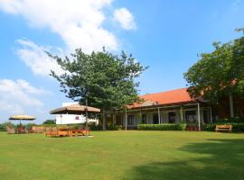 Club Mahindra Kensville, hotel cerca de Santuario de Aves Nal Sarovar, Ahmedabad