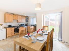 5 bed house with free parking in quiet location, hotel in Wolverhampton